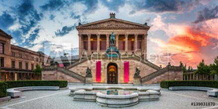 Bild på Berlin Old National Gallery at dawn